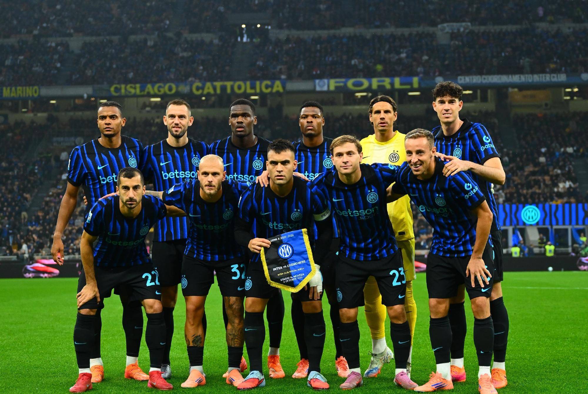 AG体育官网-包含阿贾克斯在客场大胜，保持领先优势的词条  第1张