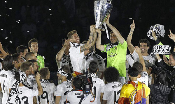 AG体育官方网站-罗马竞技场欧冠夜晋级，球迷狂欢庆祝胜利的简单介绍  第1张